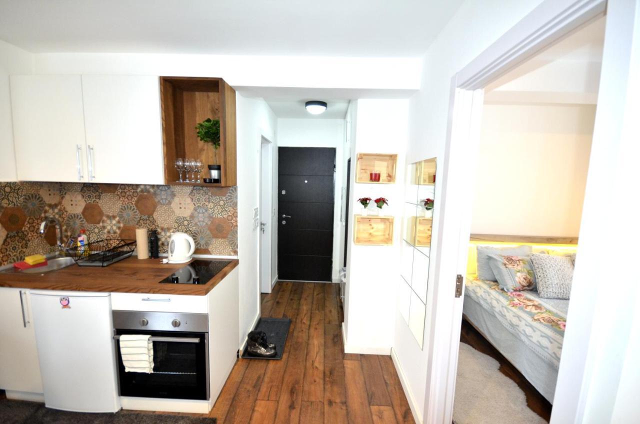 C L E A N&C O Z Y Apartmani Divcibare Exterior photo